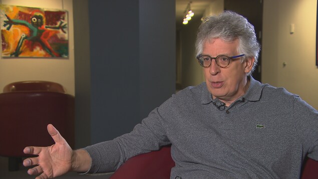 Le chef et directeur artistique de l'Orchestre symphonique de Sherbrooke, Stéphane Laforest, en entrevue au Centre culturel de l'Université de Sherbrooke Le chef et directeur artistique de l'Orchestre symphonique de Sherbrooke, Stéphane Laforest, en entrevue au Centre culturel de l'Université de Sherbrooke