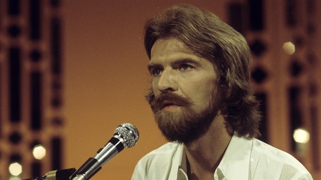 L'auteur-compositeur-interprète Stéphane Venne en 1975 L'auteur-compositeur-interprète Stéphane Venne en 1975