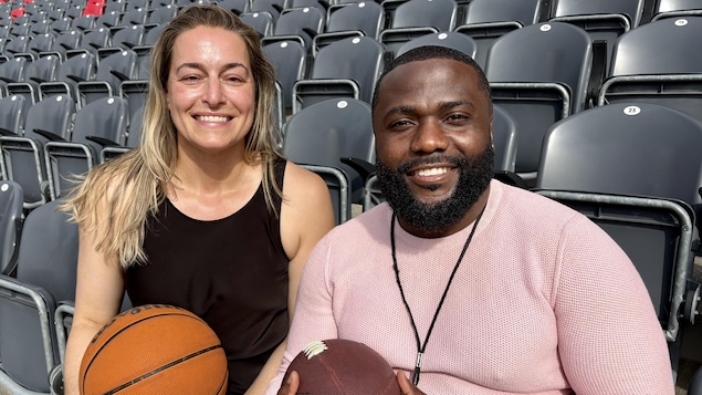 Stéphanie Plante et Jean-Sorphia Guillaume sont assis dans des estrades.