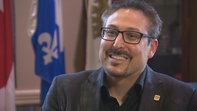 Le maire de Sherbrooke, Steve Lussier, en entrevue dans son bureau, à l'hôtel de ville Le maire de Sherbrooke, Steve Lussier, en entrevue dans son bureau, à l'hôtel de ville