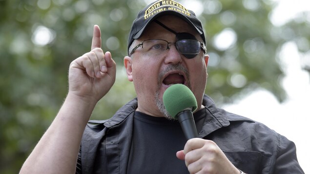 Assaut sur le Capitole : le chef des Oath Keepers arrêté et accusé