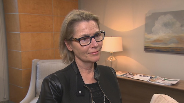 Sylvie Moreau, directrice du programme de soutien à l'autonomie des personnes âgées au CIUSSS de l'Estrie-CHUS, en entrevue à Radio-Canada Sylvie Moreau, directrice du programme de soutien à l'autonomie des personnes âgées au CIUSSS de l'Estrie-CHUS, en entrevue à Radio-Canada