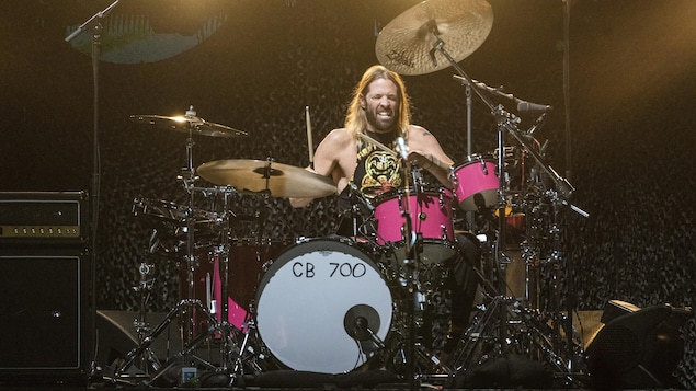 Le batteur des Foo Fighters, Taylor Hawkins, est décédé