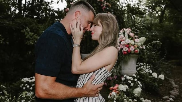 Taylor Swift se fiance avec le joueur de football Travis Kelce