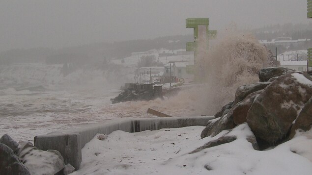 La ville de Percé sous la tempête du 25 janvier 2017. La ville de Percé sous la tempête du 25 janvier 2017.