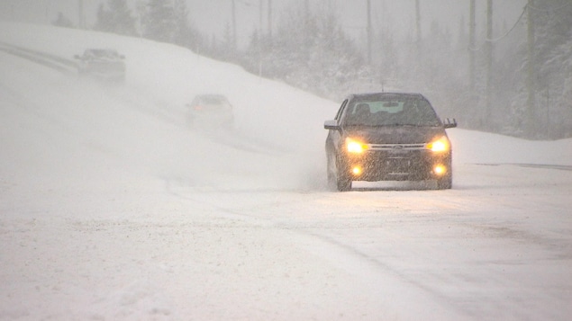 Une importante tempête hivernale déferle aux Îles-de-la-Madeleine