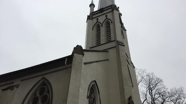 Clocher manquant sur l'église St. Matthew's. Clocher manquant sur l'église St. Matthew's.