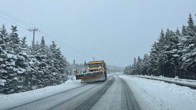Chasse-neige, autoroute. 