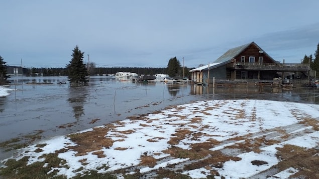 Deux ans après des inondations, les dommages sont toujours visibles à Fort Vermilion