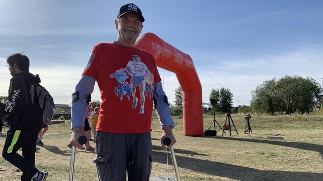 Courir tous ensemble contre le cancer : « J’ai perdu ma jambe, comme Terry Fox. »