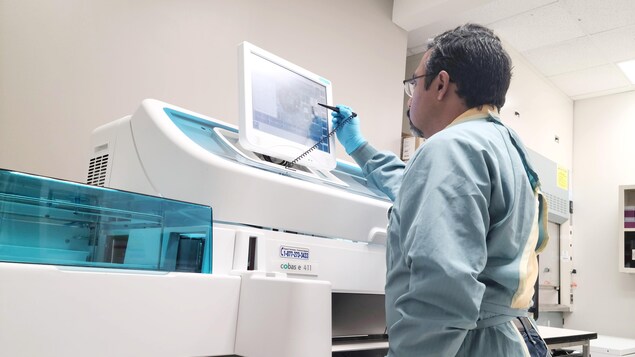 Le Dr. Arghya Basu, responsable du laboratoire clinique et scientifique principal à Nanostics.
