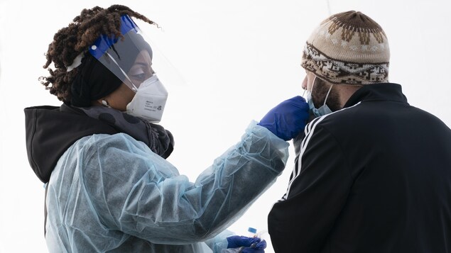 Les autorités américaines réduisent la durée d’isolement en cas d’infection à la COVID