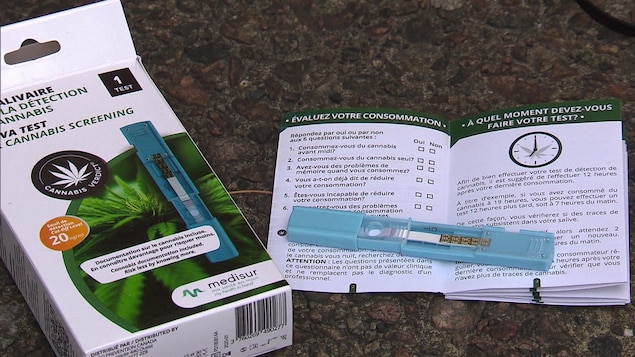 La boîte, les instructions et le dispositif pour faire un test salivaire de détection de cannabis