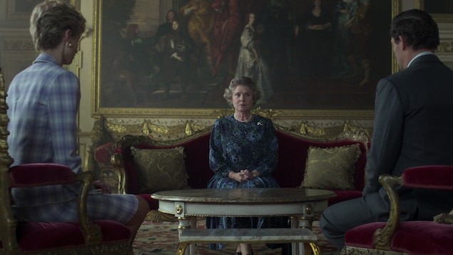 Netflix ajoute un avertissement à The Crown, accusée de sensationnalisme par Judi Dench