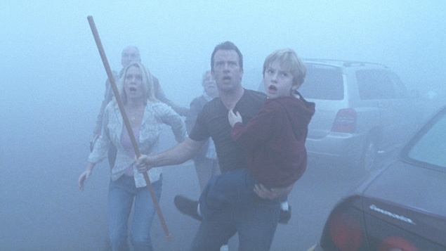 Image tirée de la série « The Mist ». Image tirée de la série « The Mist ».