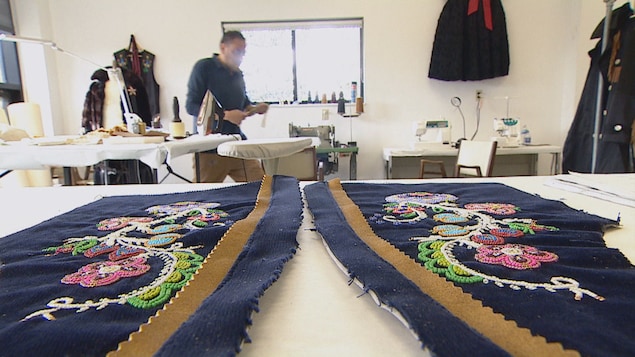 Les créateurs de mode autochtones tutoient la haute couture