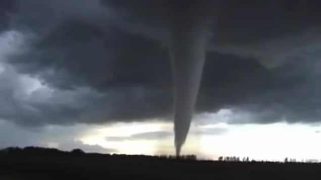 Il y a 10 ans, la seule tornade F5 de l'histoire du Canada ...