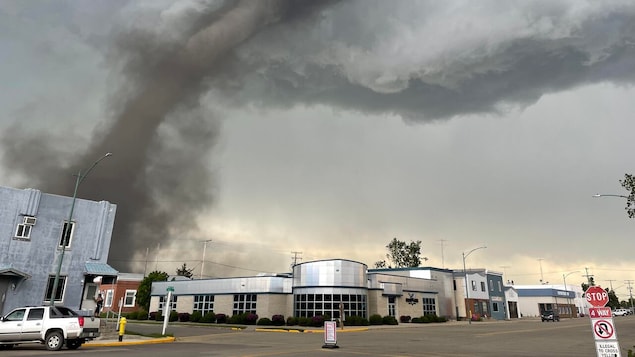 Une tornade près de la municipalité de Foam Lake, en Saskatchewan, le 29 juin 2022.