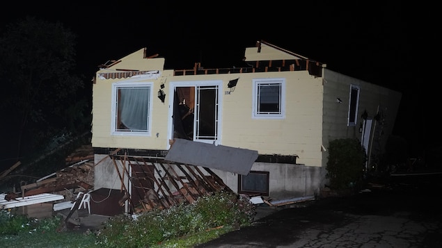 Une possible tornade fait des ravages dans les Laurentides