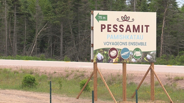 Une pancarte de Tourisme Pessamit.