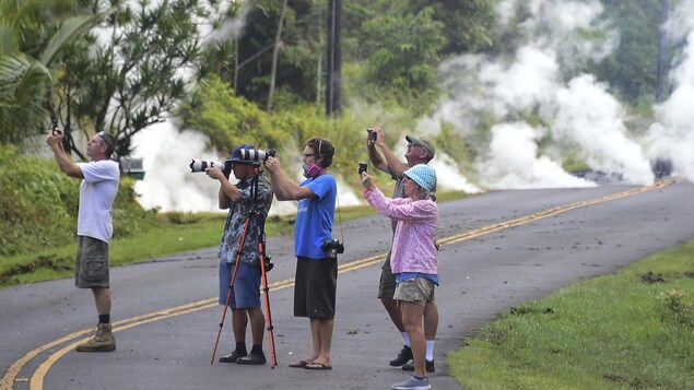 Des touristes prennent des photos. Des touristes prennent des photos.