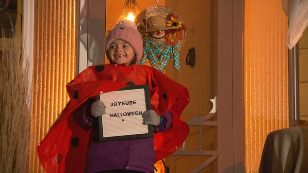 La petite Béatrice, de Donnacona, a hâte de célébrer l'Halloween.