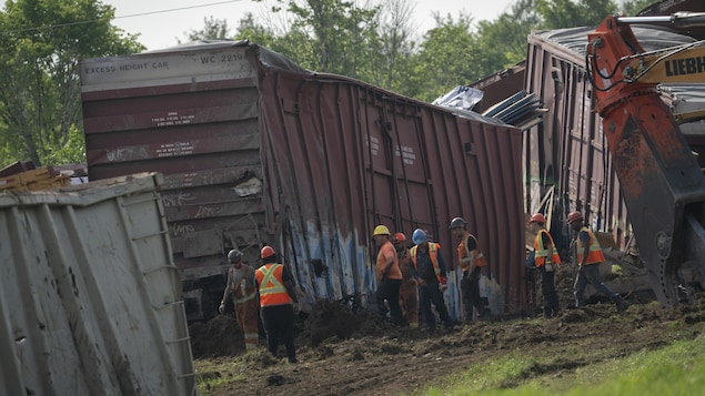 Déraillement de train à Repentigny : il faudra plusieurs jours pour dégager les wagons