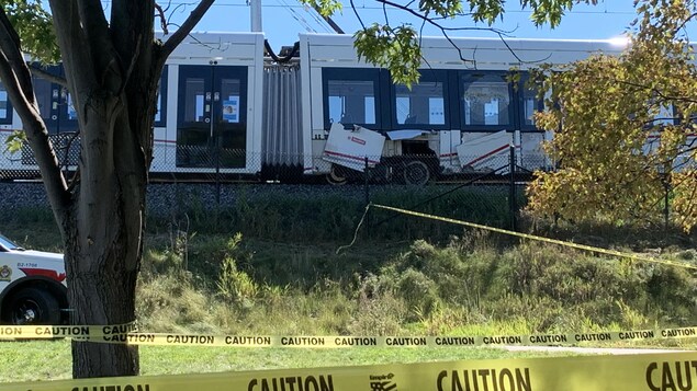 Des enquêteurs du BST se penchent sur le déraillement du train léger à Ottawa