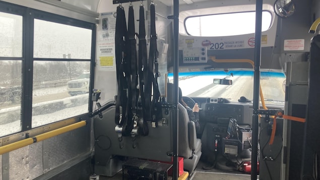 L'intérieur d'un minibus de la Société de transport de Trois-Rivières.