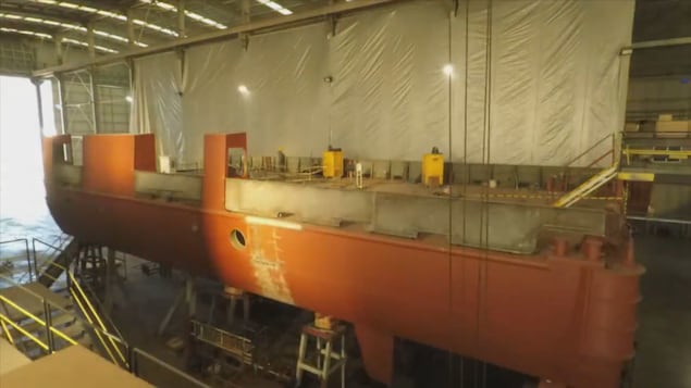 Le nouveau traversier, le Suroit, qui reliera Saint-Pierre-et-Miquelon à Terre-Neuve. Le nouveau traversier, le Suroit, qui reliera Saint-Pierre-et-Miquelon à Terre-Neuve.