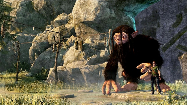 Le Bigfoot et le jeune héro sont devant une grotte et on peut lire sur leur visage la crainte d'être retrouvés par les chasseurs.