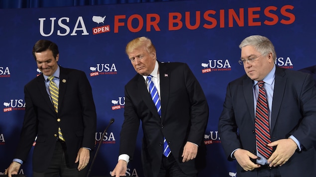 Une photo du président américain Donald Trump qui participe à une table ronde sur la réforme fiscale en Virginie-Occidentale. Une photo du président américain Donald Trump qui participe à une table ronde sur la réforme fiscale en Virginie-Occidentale.