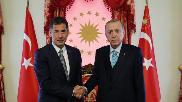 En Turquie, l’ultranationaliste Sinan Ogan soutiendra Erdogan au second tour