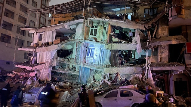 Rescue crews in Turkey and Syria search earthquake wreckage as