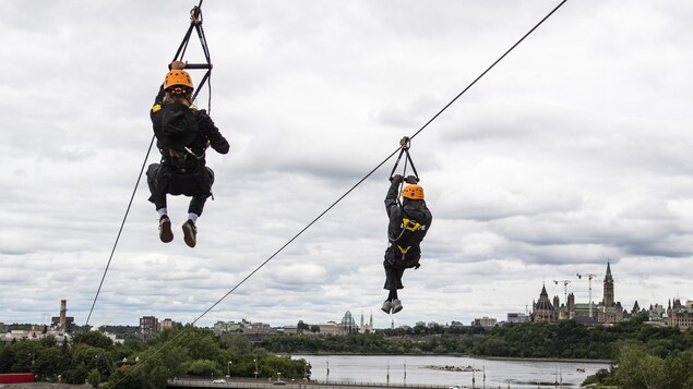 Une deuxième saison pour la tyrolienne Interzip Rogers entre Ottawa et Gatineau