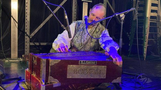 Un artiste ukrainien en spectacle à Chicoutimi pour amasser des fonds