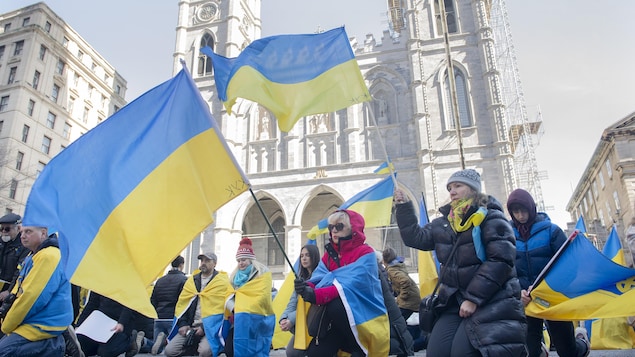 Vols nolisés et aide au revenu pour les réfugiés ukrainiens au Canada