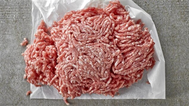 De la viande hachée et son emballage De la viande hachée et son emballage