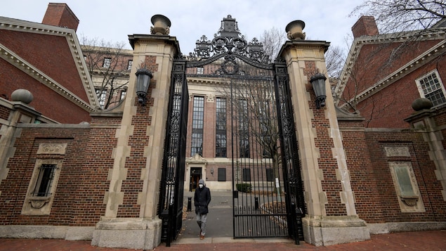 Un portail de l'Université Harvard.