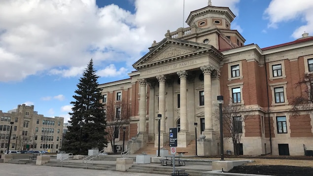 Un arbitre accorde une hausse salariale de 6,75 % aux professeurs de l’U. du Manitoba