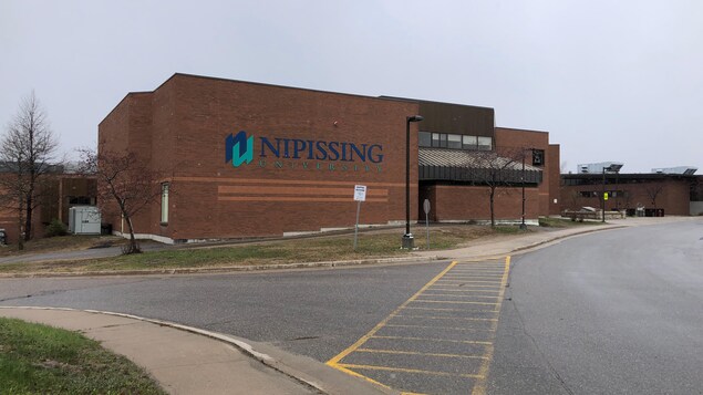 Un des bâtiments de l'Université Nipissing.
