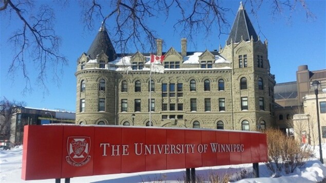 L'Université de Winnipeg L'Université de Winnipeg