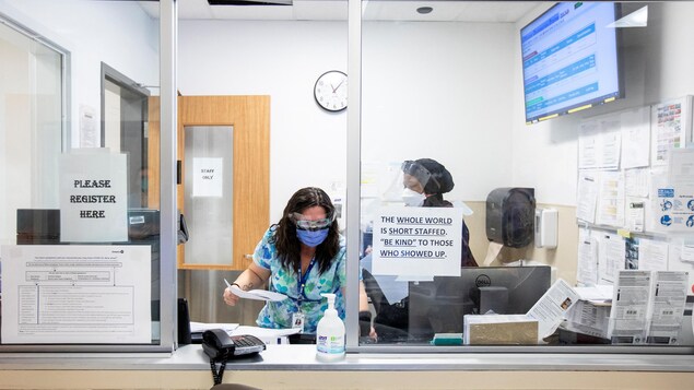 Des infirmières à la réception de l'Hôpital Humber River en janvier 2022.