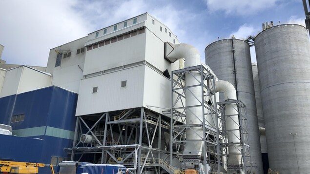 L'usine de Ciment McInnis à Port-Daniel-Gascons