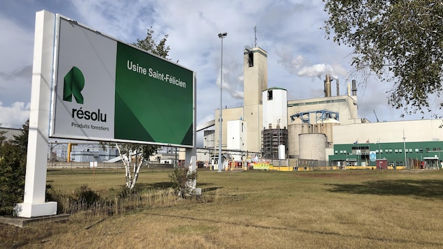 L'usine de Produits forestiers Résolu à Saint-Félicien .