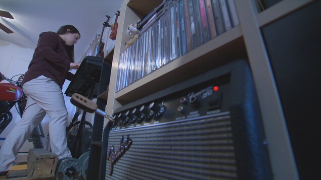 Le E9 audio branché dans un amplificateur. Le E9 audio branché dans un amplificateur.