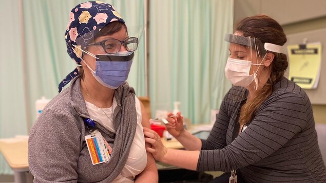 Vaccination contre la COVID-19 : 76 employés d’Horizon Santé-Nord en congé sans solde