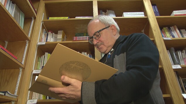 Mgr Valéry Vienneau du diocèse de Moncton est plongé dans le scandale des prêtres pédophiles depuis 10 ans. Il croit cependant que les croyants gardent la foi en l'Église. Mgr Valéry Vienneau du diocèse de Moncton est plongé dans le scandale des prêtres pédophiles depuis 10 ans. Il croit cependant que les croyants gardent la foi en l'Église.