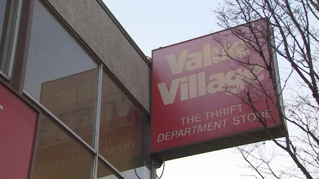 L'affiche de la friperie Value Village.