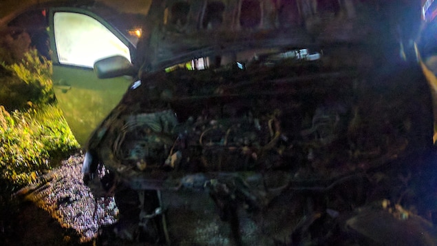 Véhicule du président du Centre culturel islamique de Québec incendié Véhicule du président du Centre culturel islamique de Québec incendié